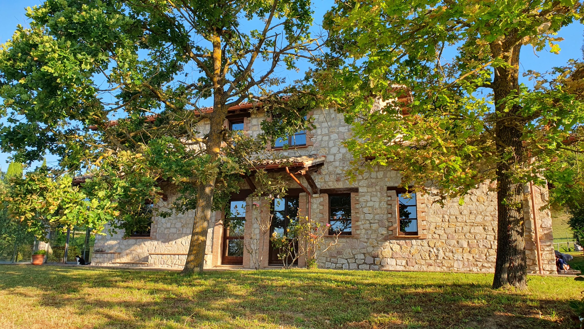 La Bandita Cottage in pietra nel suo giardino